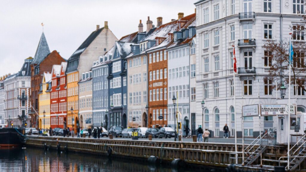 How Nigeria YouTube bloggers can collaborate with India advertisers in 2025