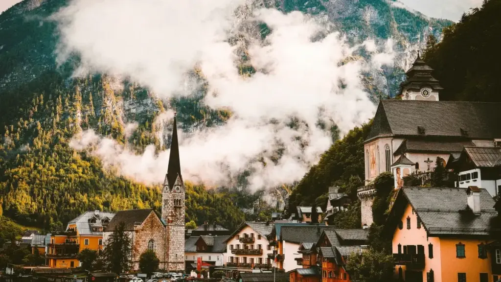 Fahimtar yadda kamfanoni a Colombia ke amfani da LinkedIn wajen inganta brand awareness da design a cikin kasuwanci.