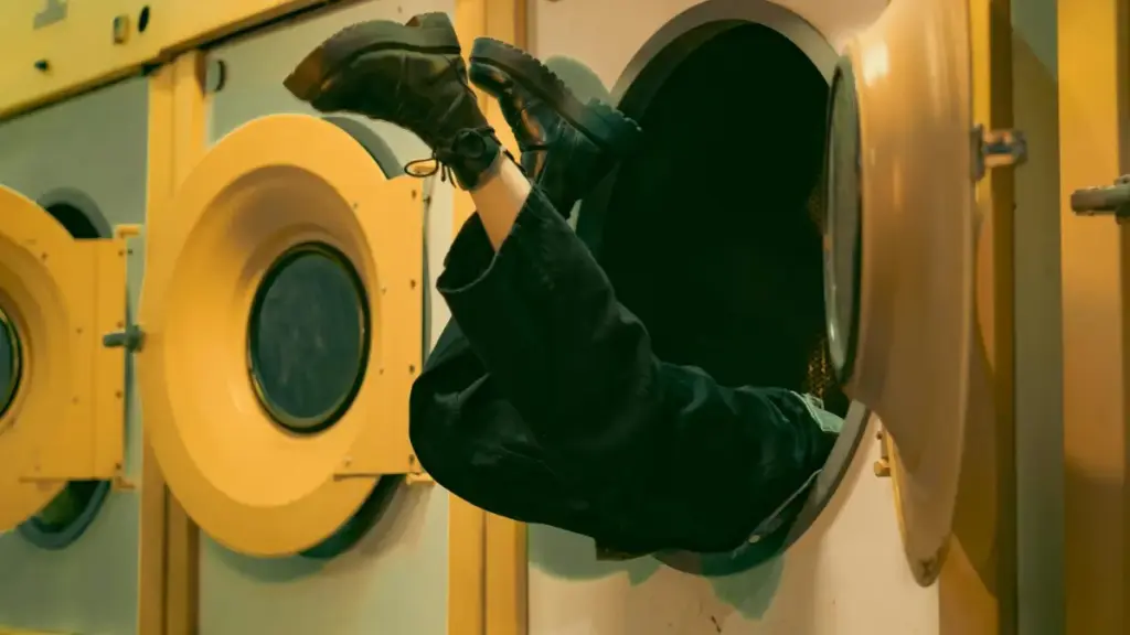 Yadda masu kirkira daga Tanzania ke amfani da ShareChat wajen samar da abun ciki mai zane-zane da jan hankali a 2025.