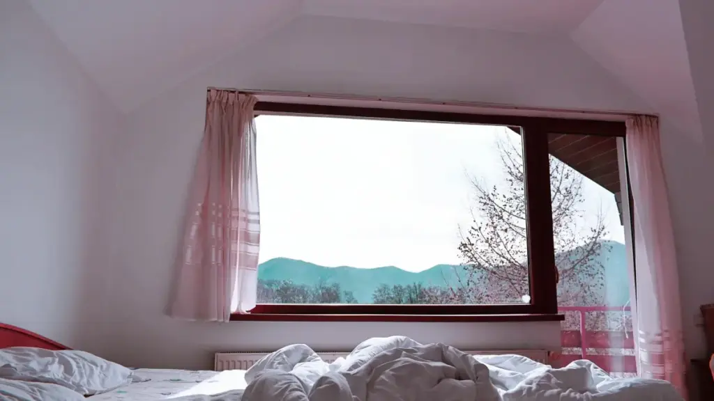 Jagora na mataki‑mataki ga 'yan talla na Najeriya — yadda za ku nemo masu ƙirƙira na Facebook daga Indiya don sahihan reviews.