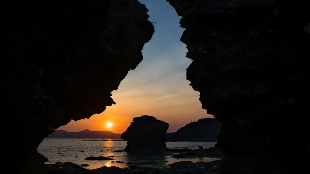 Koyi yadda masu kirkira a Najeriya za su iya samun brands na Ivory Coast a Clubhouse don yin review na otal-otal tare da tallafin kudi.