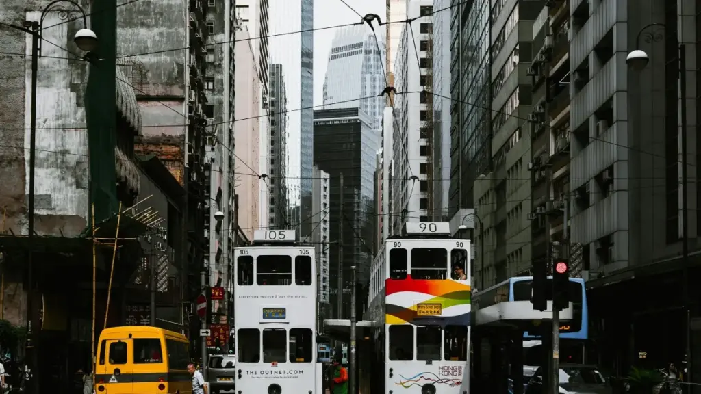 Jagoramai ga masu ƙirƙira daga Najeriya: yadda za a kai ga brands na Serbia ta WhatsApp don raba labarin event da sponsor tags, mataki-mataki da dabaru na gida.