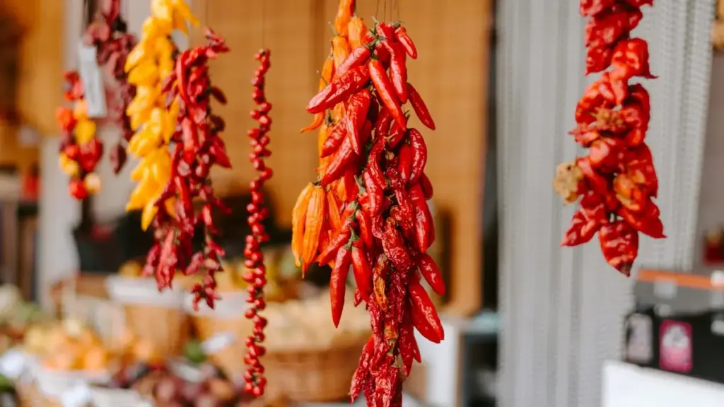 Jagora mai sauki ga 'yan kasuwa a Najeriya: yadda za ku gano, tantance, da kwangilar Laos Viber creators don yin visual product reviews cikin aminci da tasiri.