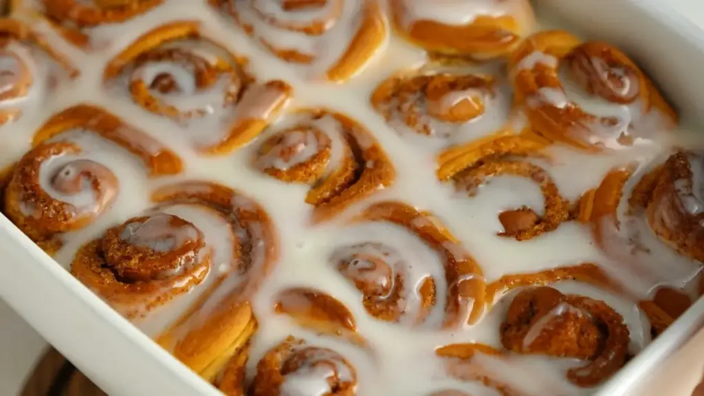 Jagora ga creators na Nigeria: dabaru na gaske don tuntuɓar Greece brands a Josh, yadda zaka samu haɗin gwiwa, ka tsara outfits da products na brand.