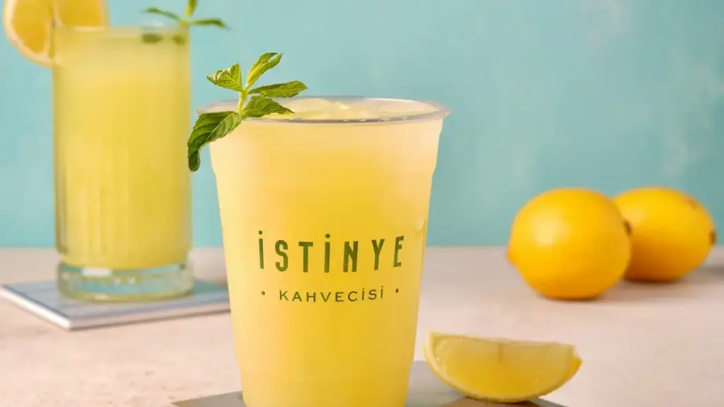 Mataki-mataki ga masu ƙirƙira daga Najeriya: yadda zaka tuntubi brands na Girka a WhatsApp don shiga beta launches, da tips na fuskar sadarwa, tsaro, da takamaiman misalai.