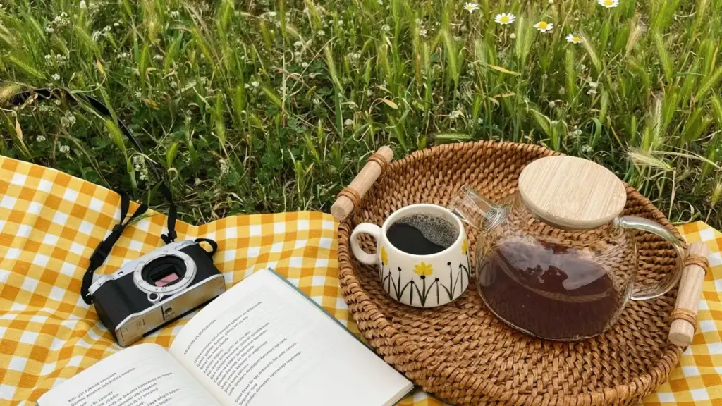 Jagora na Hausa don 'yan kasuwa a Najeriya: yadda za a gano, tantance, da kuma juya mabiyansu daga Armenia zuwa masu saye.