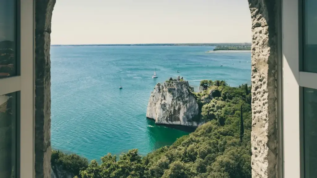 Jagora mai aiki daga Nigeria: matakai, inda zaka nemo Ukraine Douyin creators, yadda zaka tantance su, da yadda za ka gina campaigns don tura traffic zuwa fitness apps.