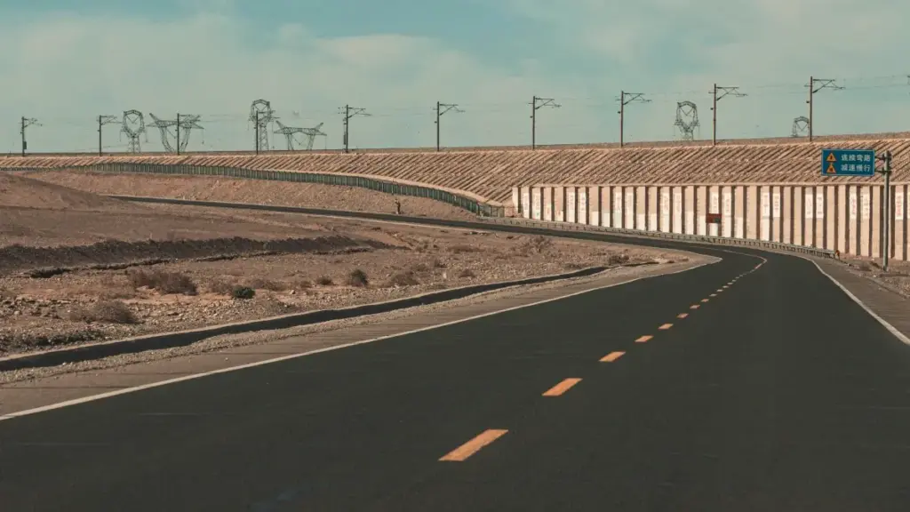 Jagora na hausa ga creators a Najeriya: yadda zaka tuntubi Qatar brands a eBay, shiryawa unboxing da testimonial clips, da tips na outreach, localization da legal.